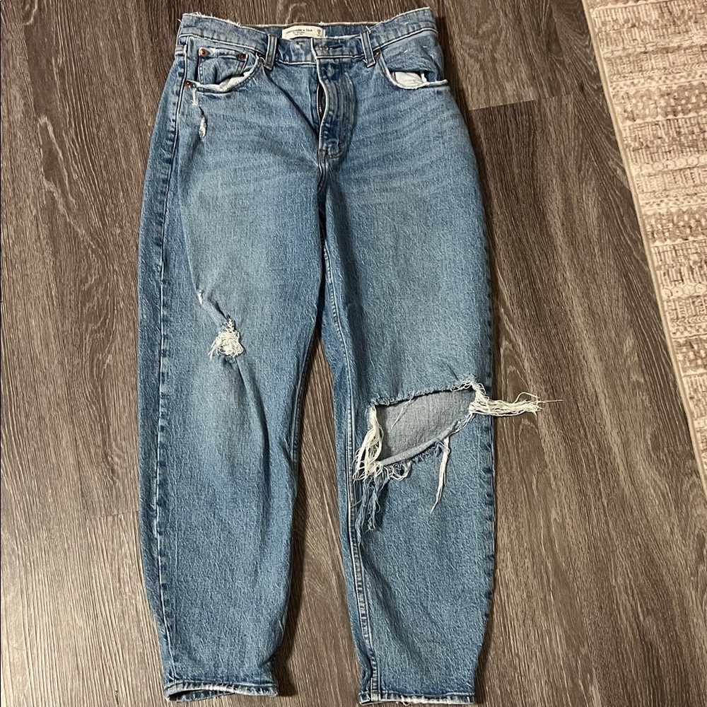 Abercrombie & Fitch High Rise 80s Mom Blue Jeans